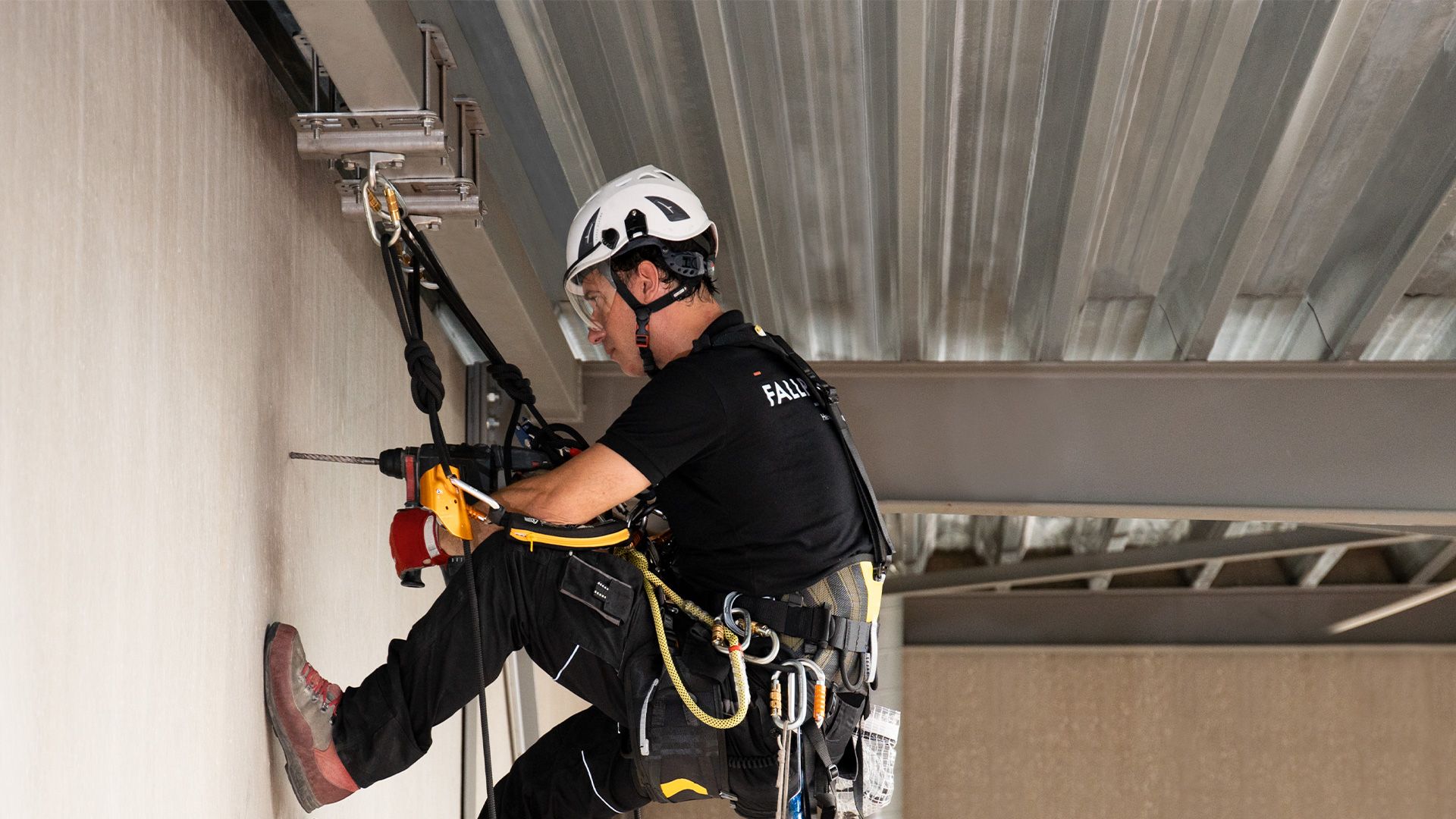 Wall anchor point abseiling fall protection