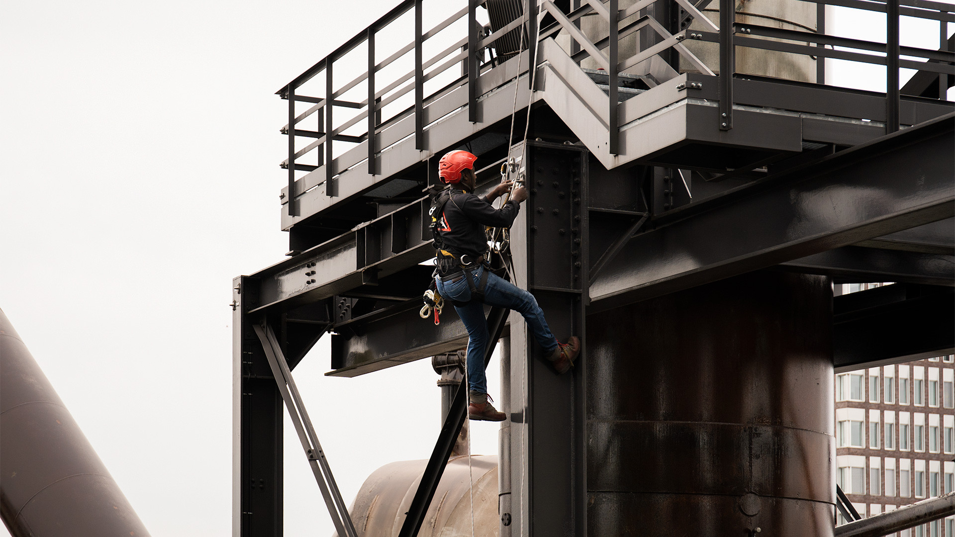 Ankerpunten voor abseilen op staalfabriek