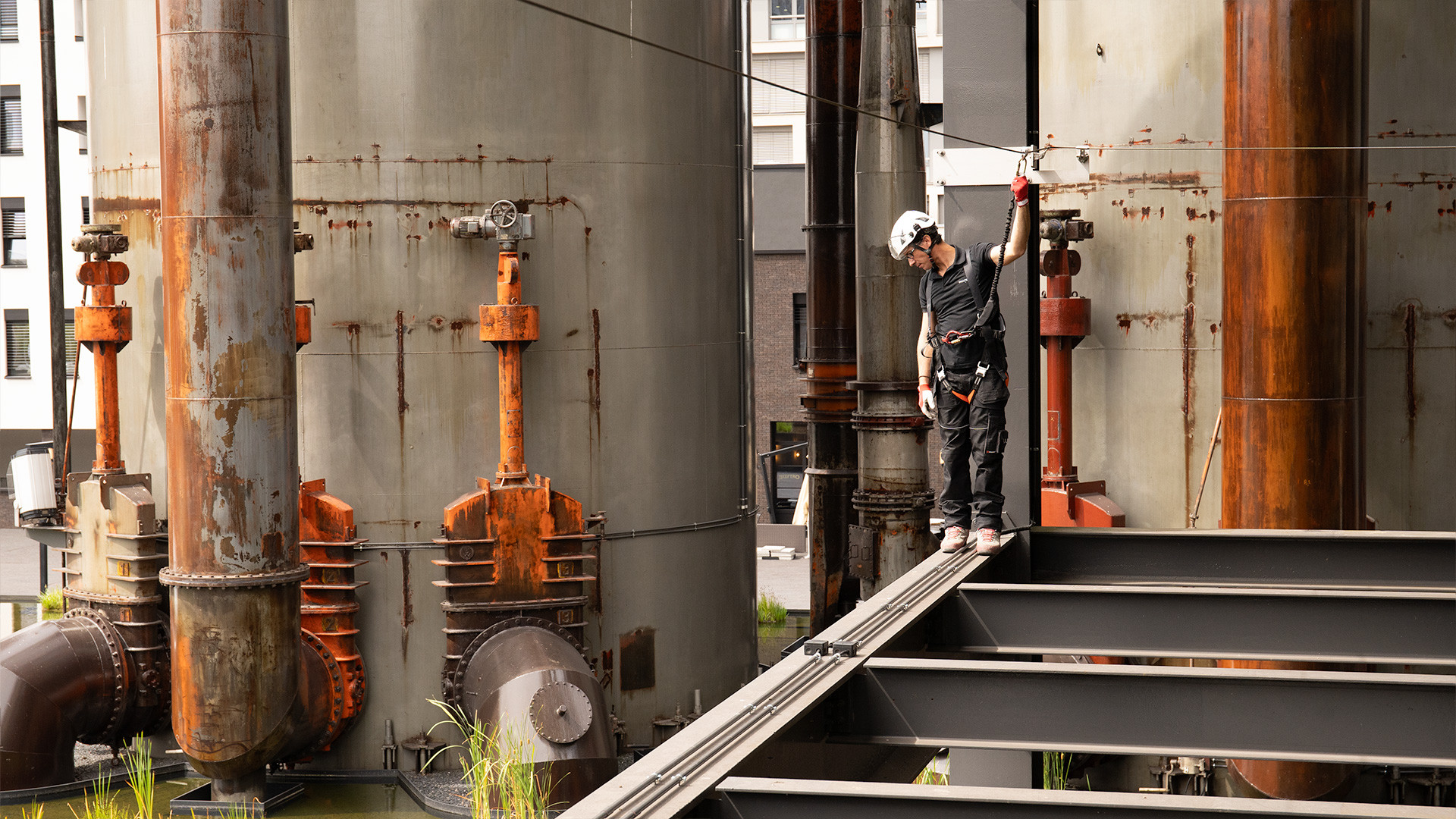 Boven het hoofd geplaatste Levenslijn in stalen faciliteit