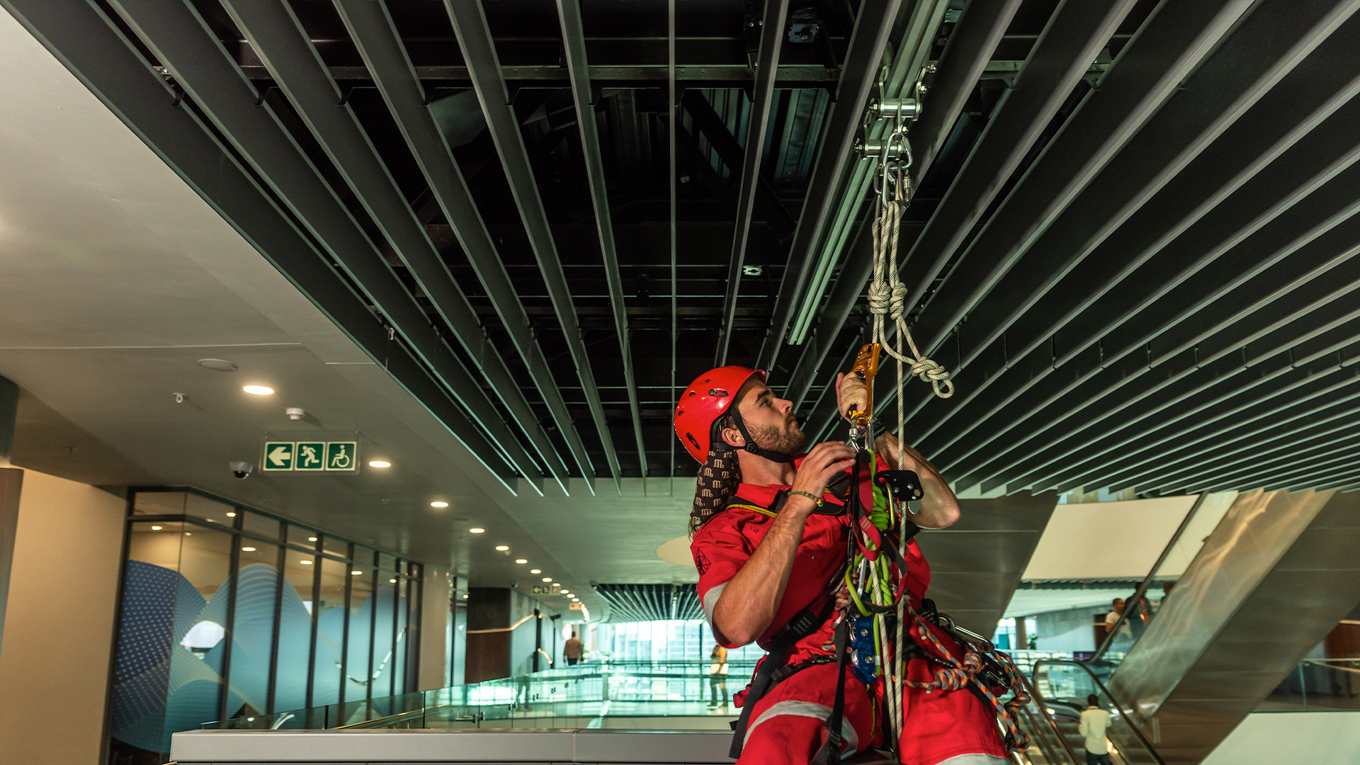 SafeAccess-monorail voor abseilen in een winkelcentrum