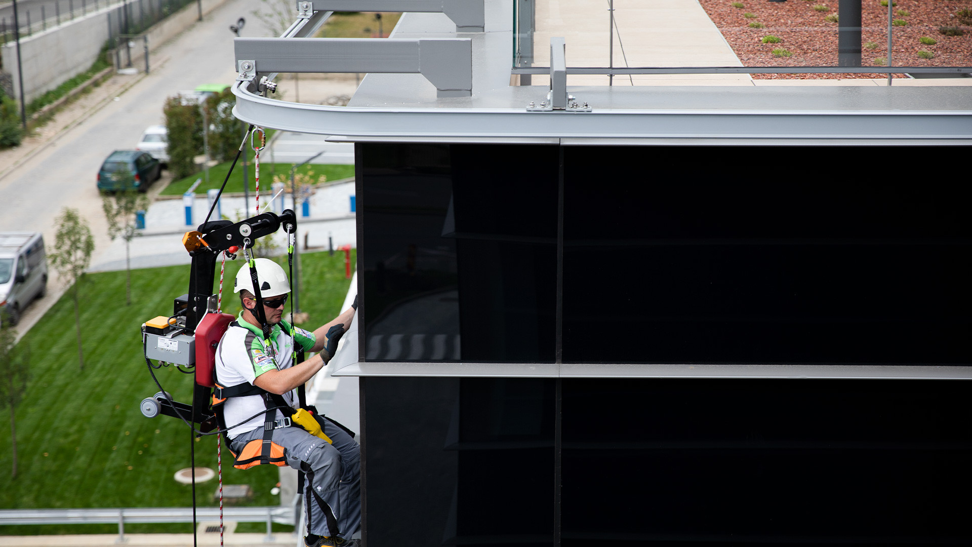 SafeAccess en RopeClimber voor gevelonderhoud