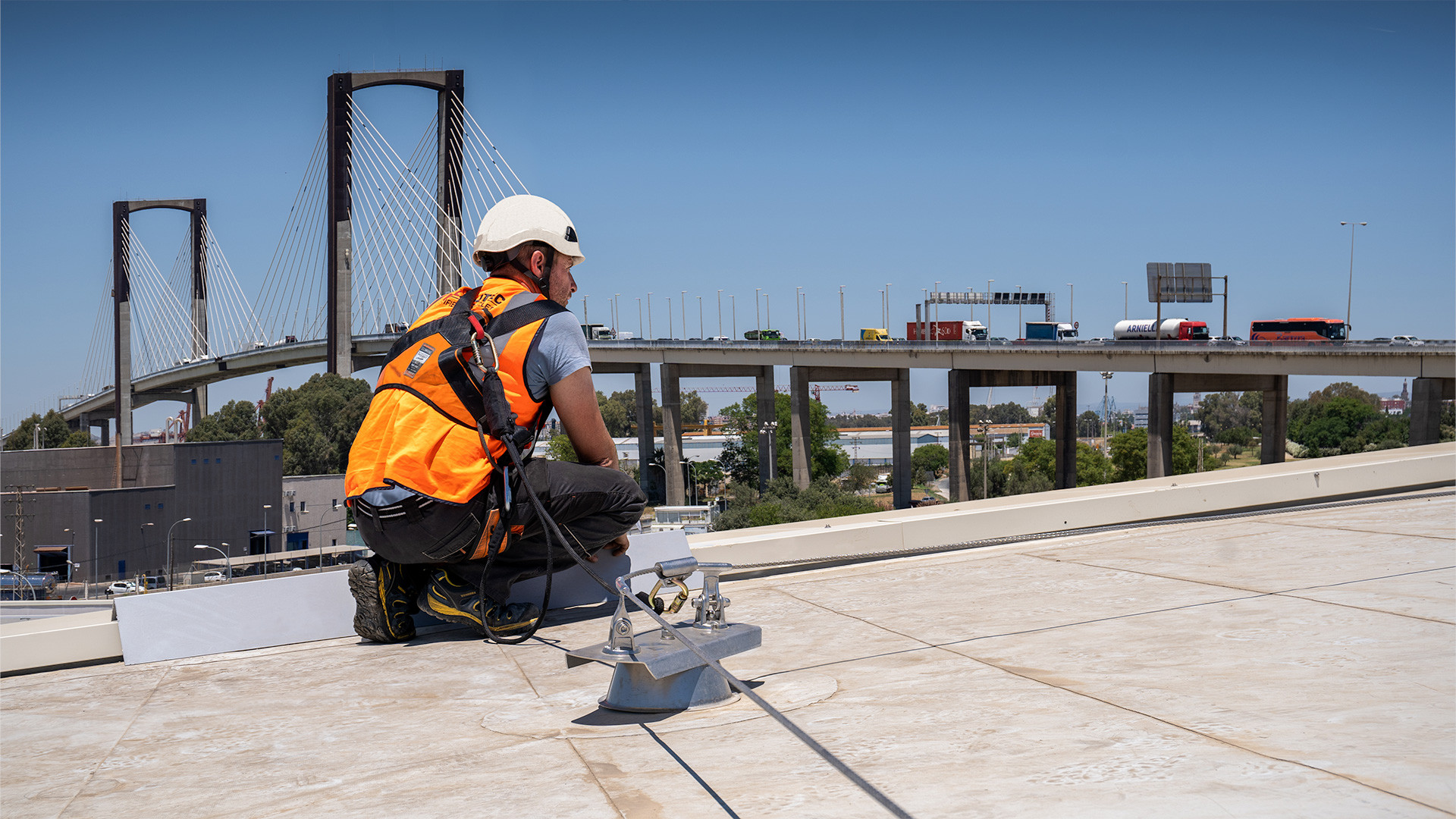 Securope lifeline on hot deck