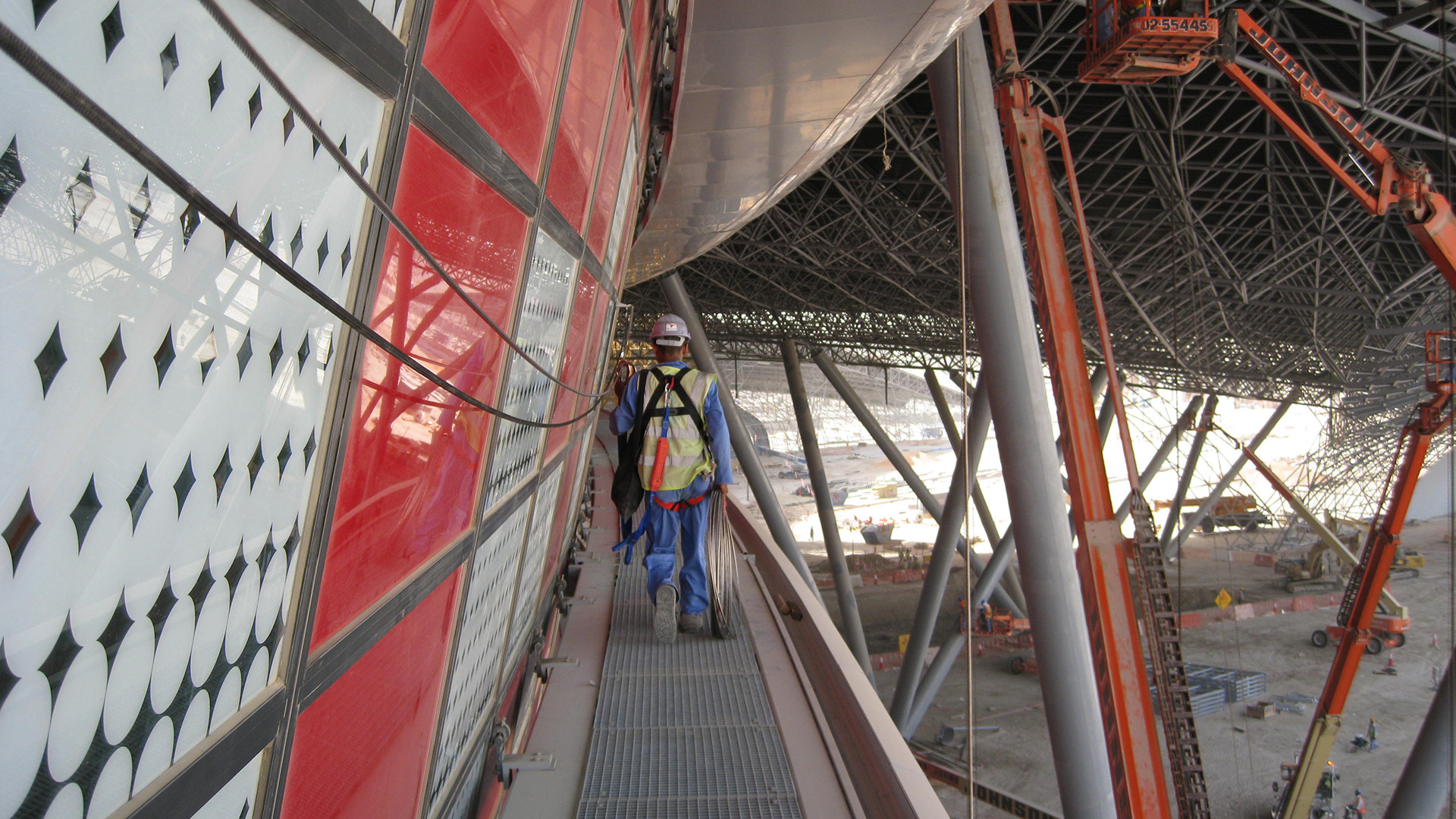 Glazenwassers op complexe gebouwen